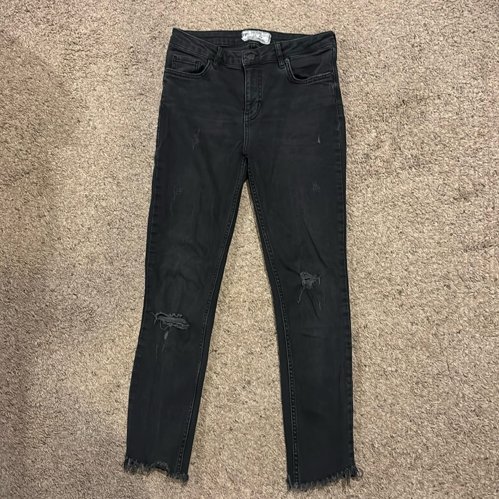 Free People distressed dark gray/faded black raw hem skinny jeans sz 26